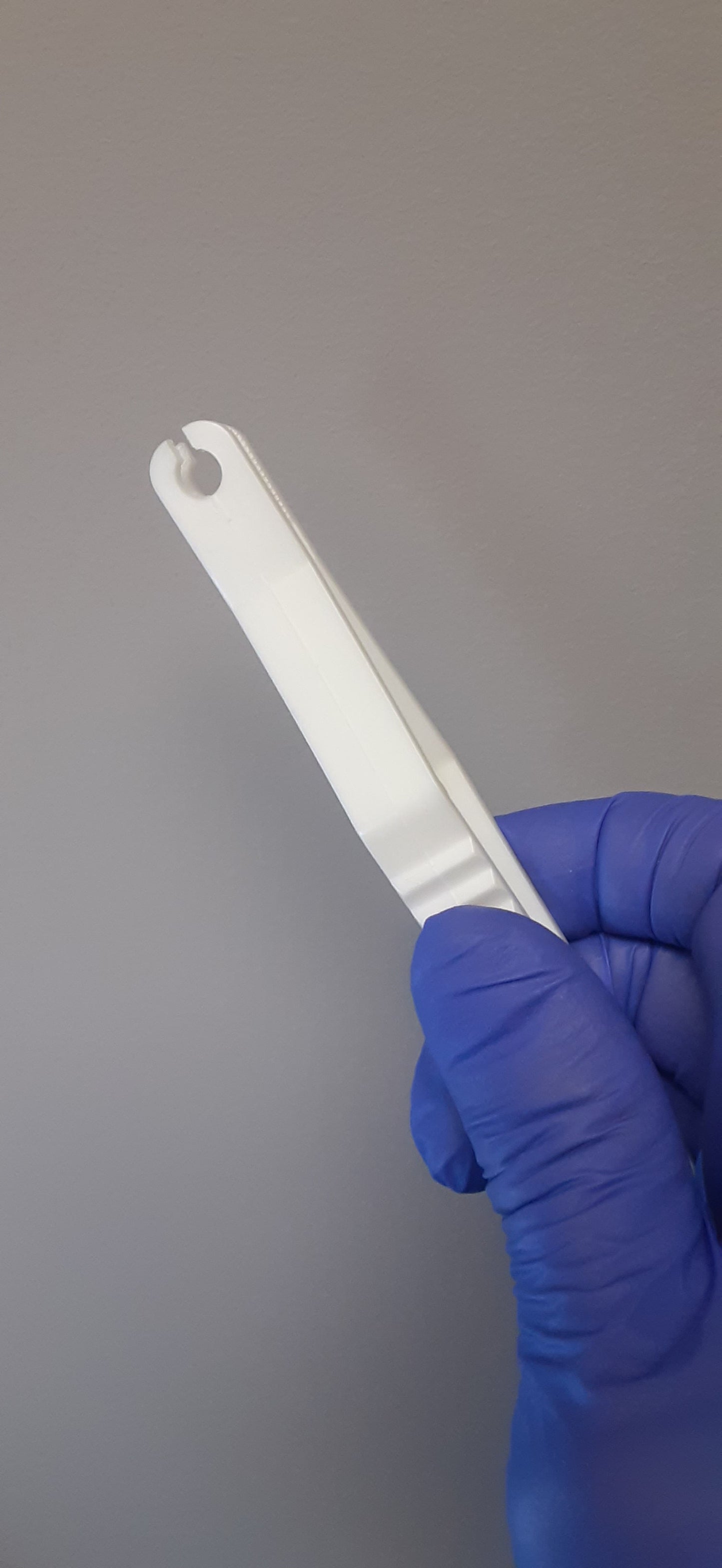 Earth Series Presterilized Piercing Clamp (Box of 100)